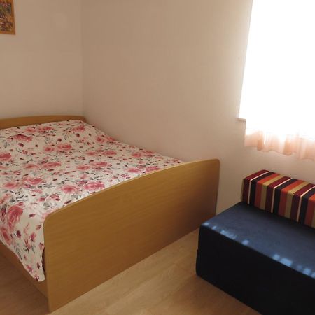 Gardenia Apartments Pakostane Room photo