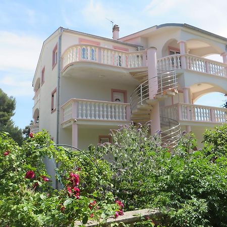 Gardenia Apartments Pakostane Exterior photo