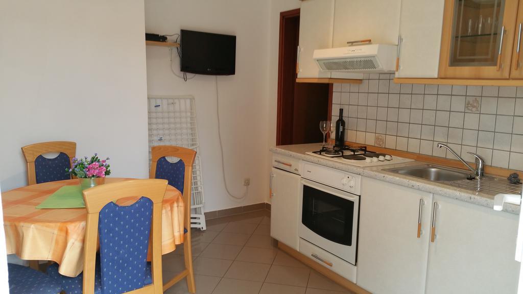 Gardenia Apartments Pakostane Exterior photo