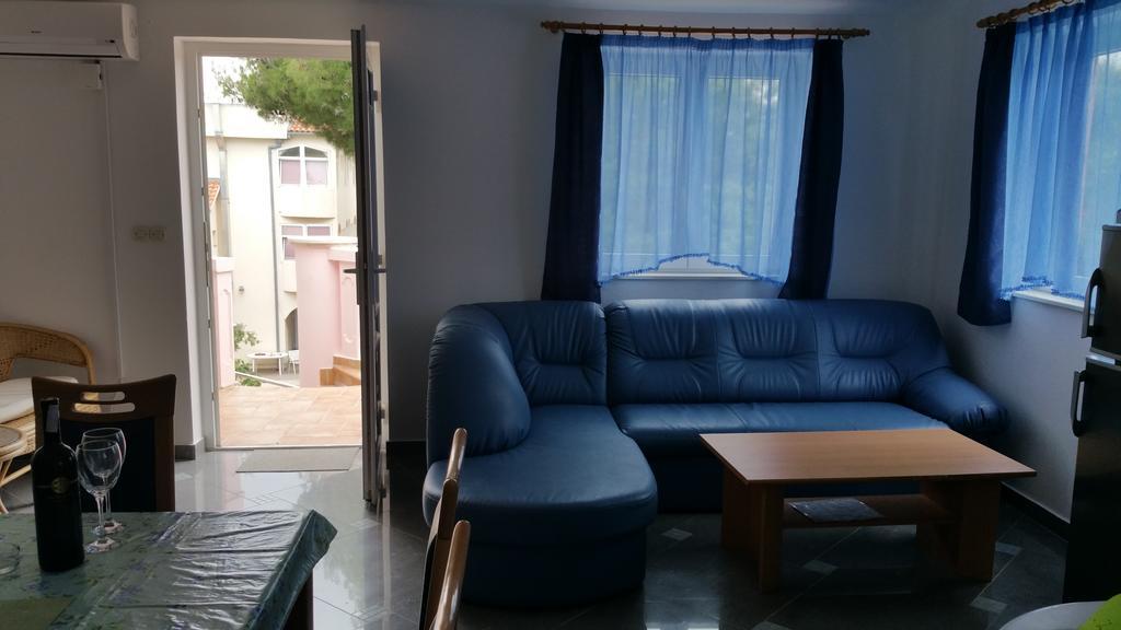 Gardenia Apartments Pakostane Exterior photo